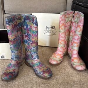 COACH POPPY Graphic Design BLUE PURPLE or PINK GREEN ORANGE  RAIN BOOTS sz9 EUC